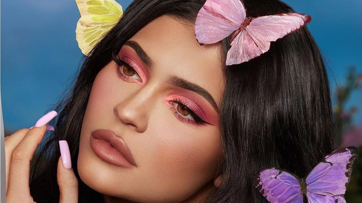 Kylie Jenner, con maquillaje de 'The Stormi Collection'